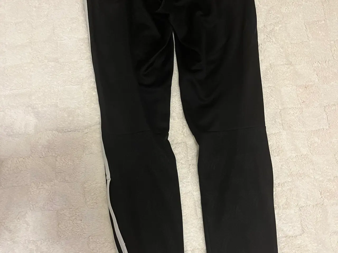 Billede 2 - Joggingbukser fra Hummel