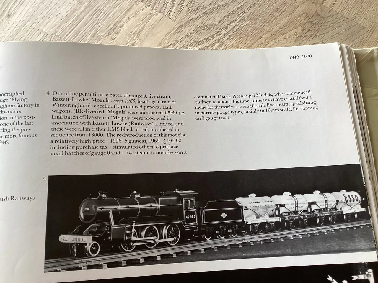 Billede 6 - Bog med model toge