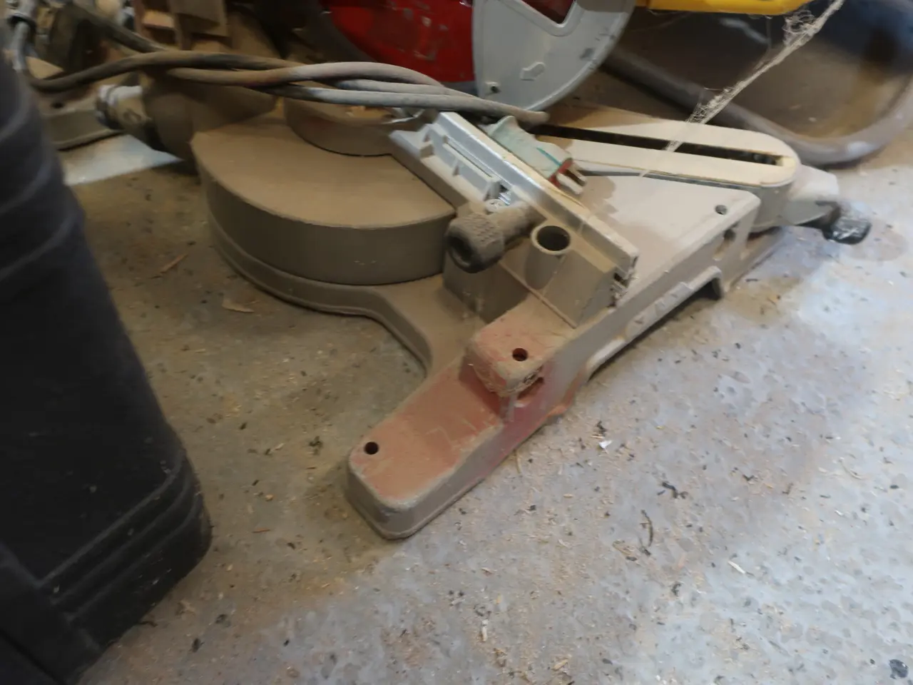 Billede 3 - Kap-/geringssav DEWALT DW777-QS