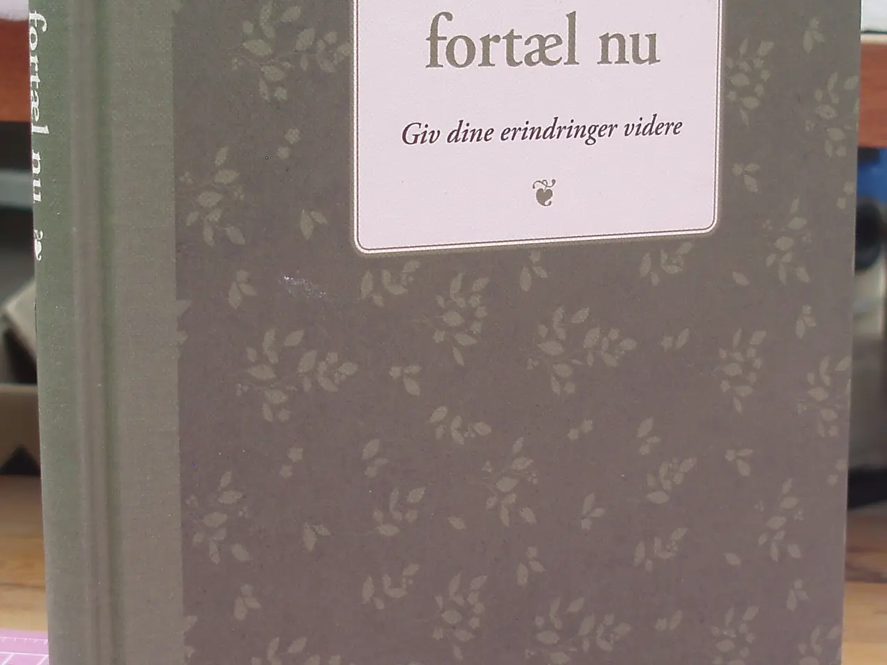 Billede 1 - Farfar fortæl nu, giv dine erindringer videre