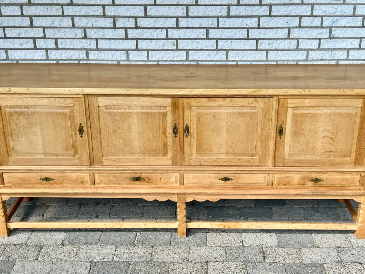 Billede 5 - Lav skænk i eg – designklassiker af H. Kjærnulf