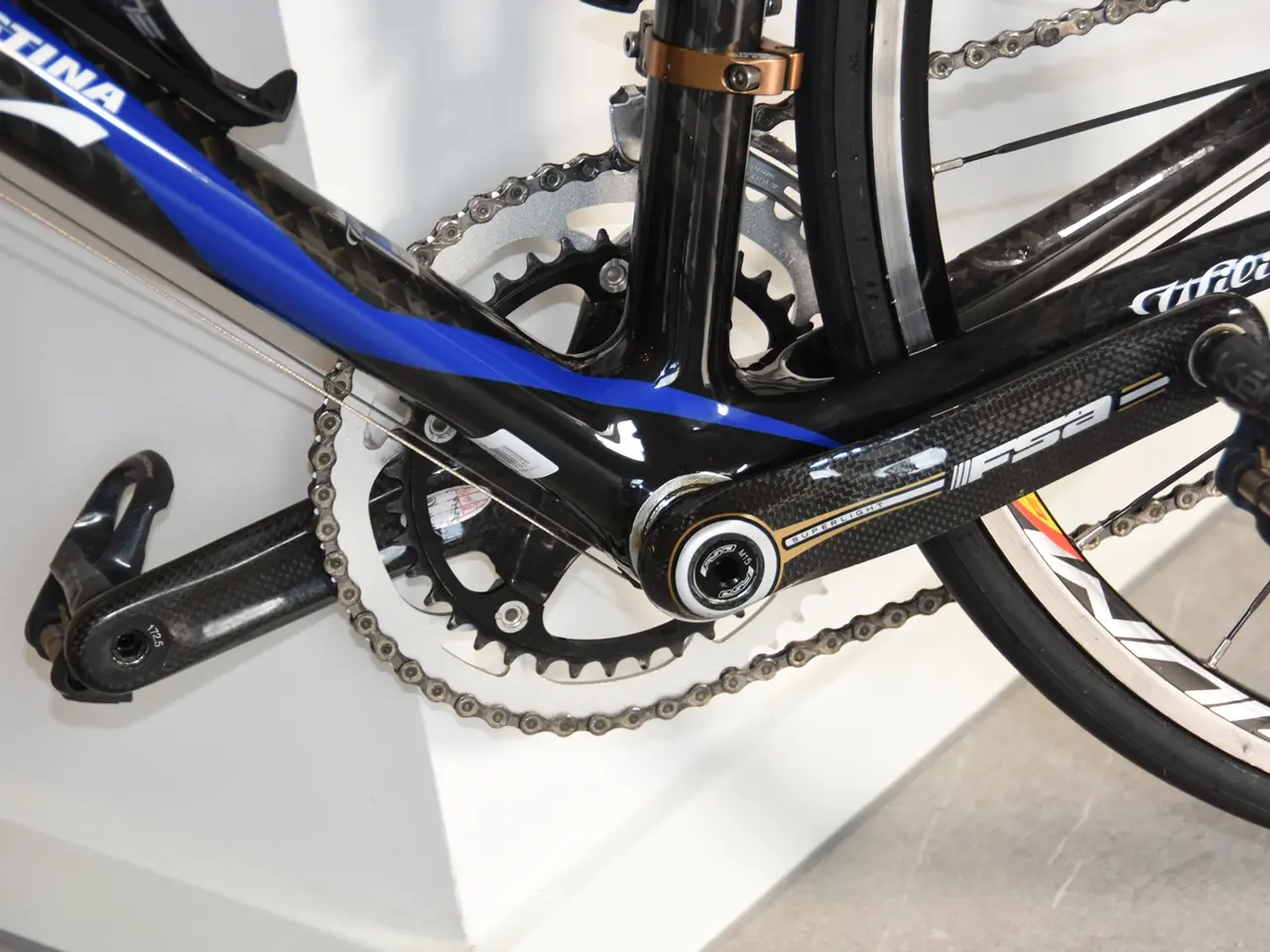 Billede 8 - carbon racercykel næsten ny