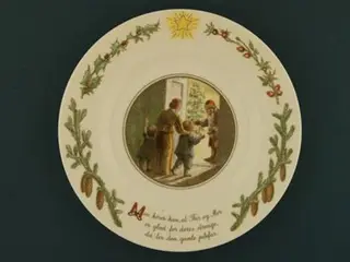 Peters Jul, Tallerken 18 cm. Nr. 8 - Royal Copenhagen