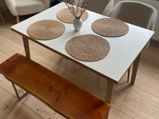 Spisebord med udtræk