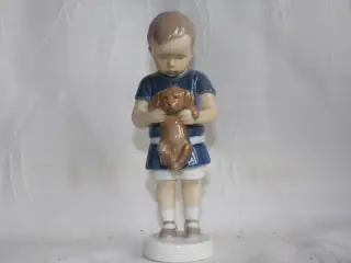 Dreng med hundehvalp