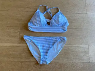 Lyseblå/hvid bikini