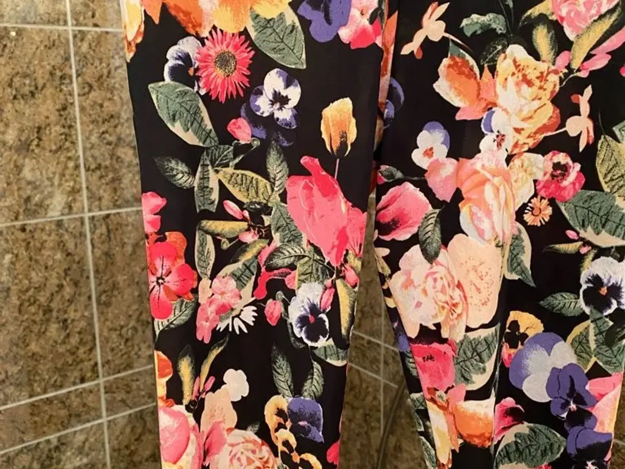 Billede 2 - Flotte blomsteede leggings str small