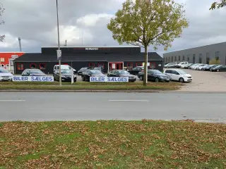 Person og vare/kasse bil købes - Skrotbiler købes