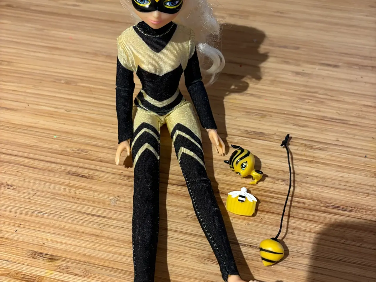 Billede 6 - Barbie og miraculous hus, bil, dyr og dukker