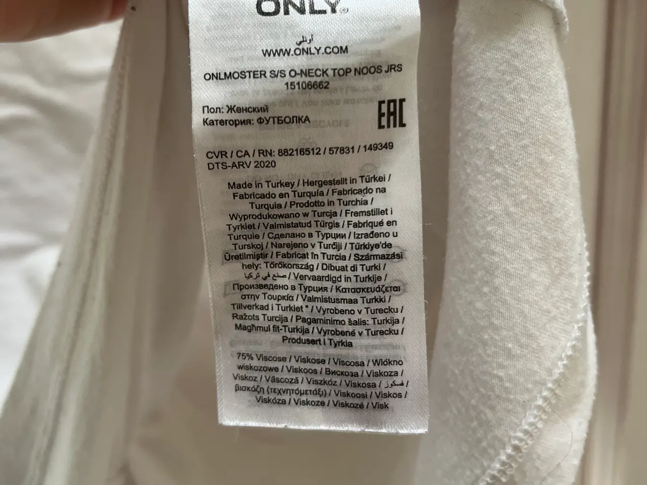 Billede 3 - Hvid only tshirt 