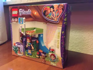 Lego Friends Mias værelse 41327