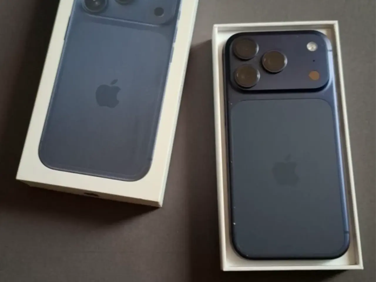 Billede 2 - iPhone 17 pro 256gb deep blue