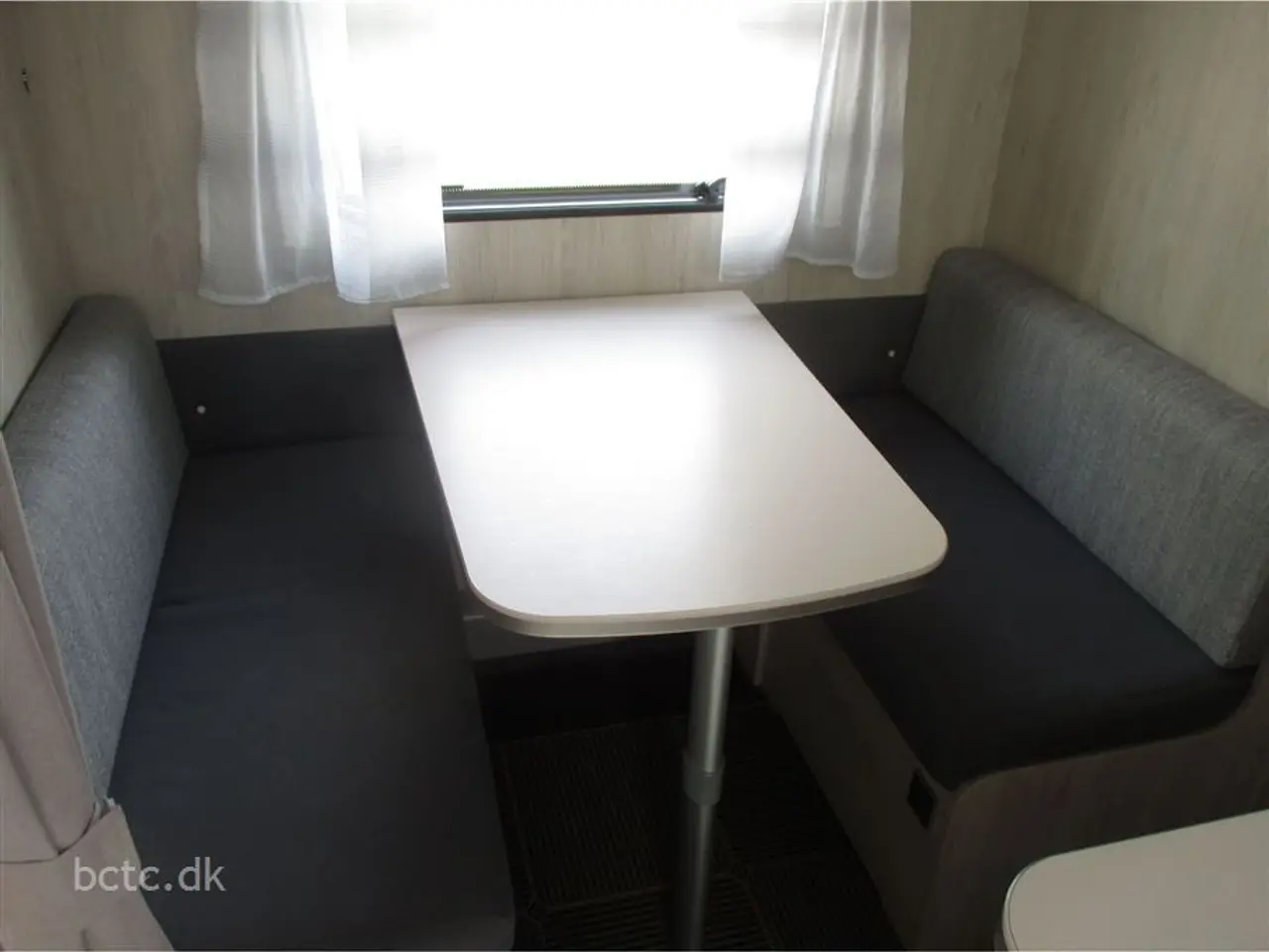 Billede 3 - 2020 - Caravelair ALBA 426 DK Line Family