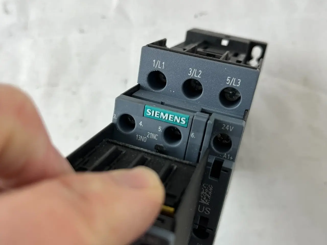 Billede 4 - Siemens 3RT2026 kontaktor 3P 25A 24V DC w/ 3RH2911