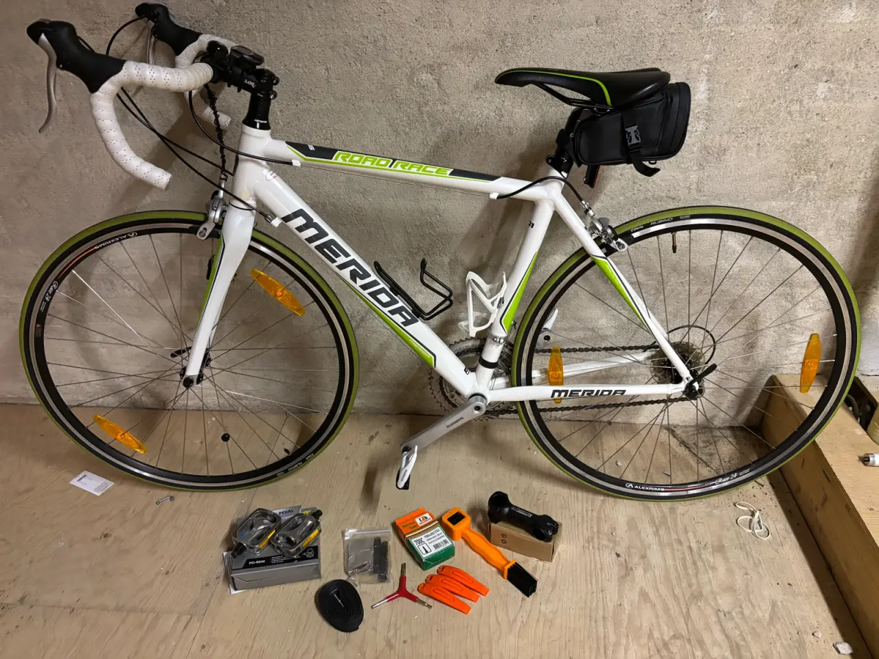 Billede 1 - Næsten ny Merida Racer cykel.