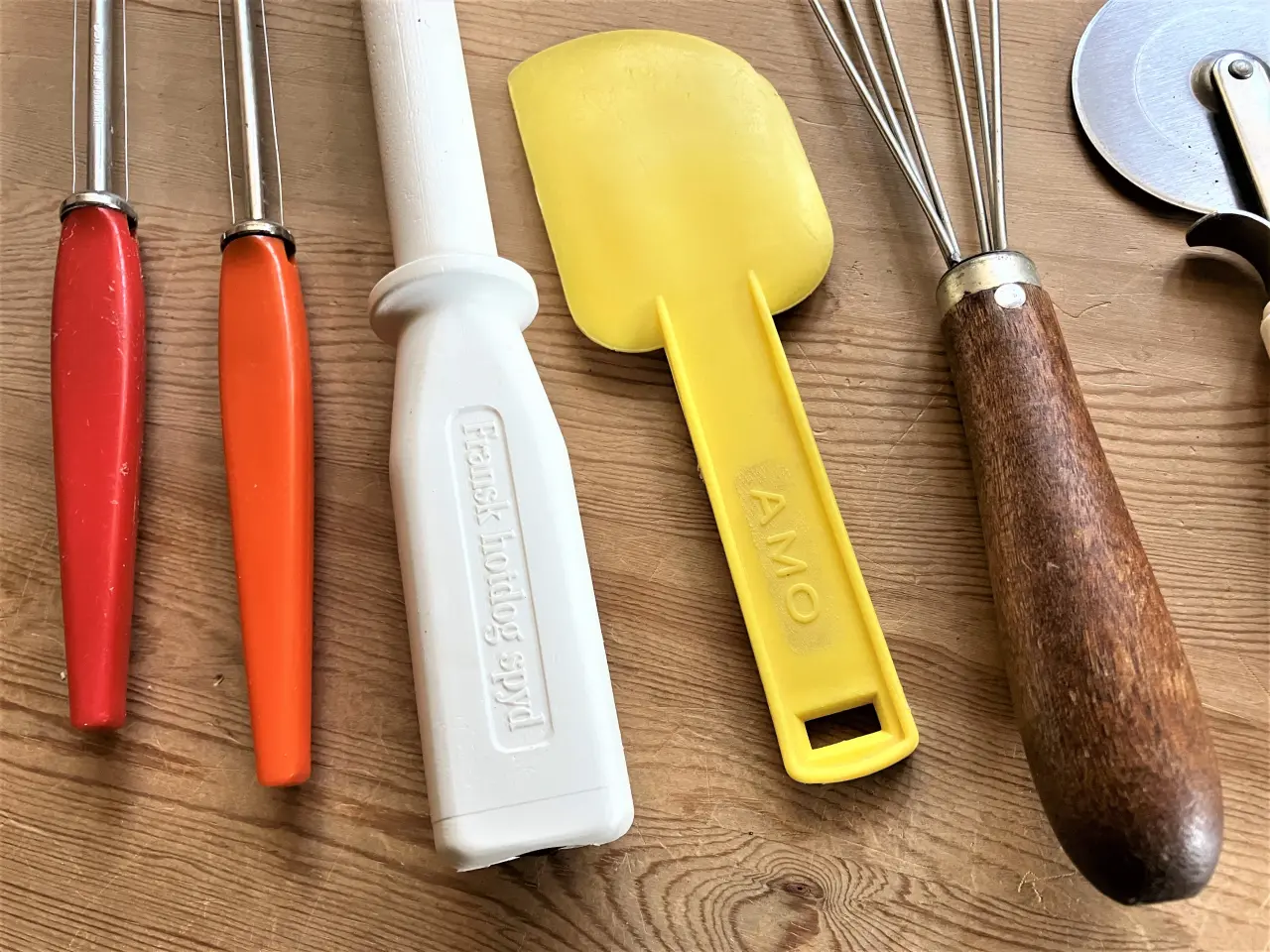 Billede 4 - Retro køkkengrej, bollesprøjte, citronpresser m.m.