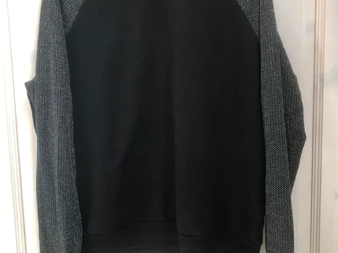 Billede 1 - Sweatshirt med glimmer ærmer