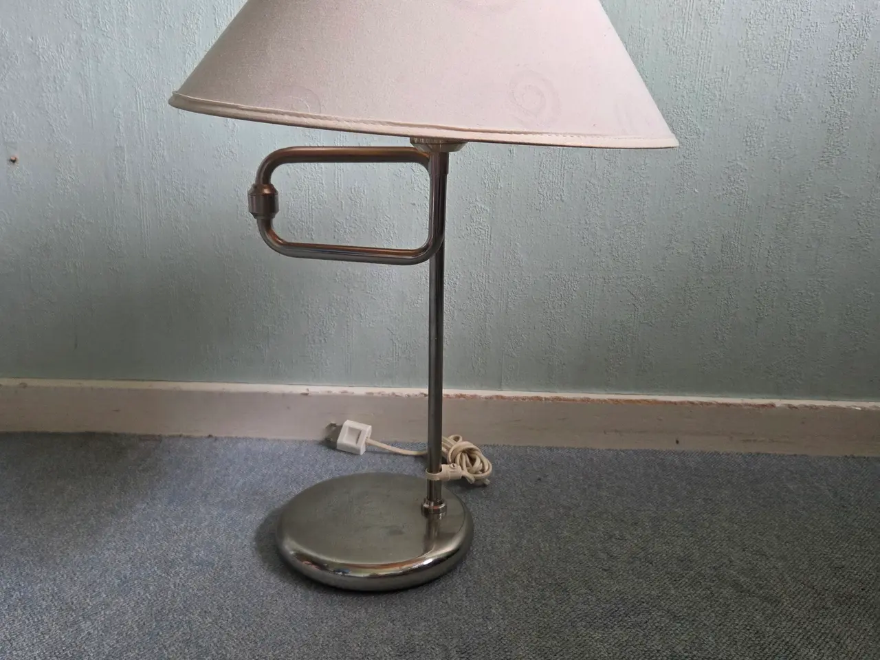 Billede 1 - Svingbar bordlampe med stofskærm