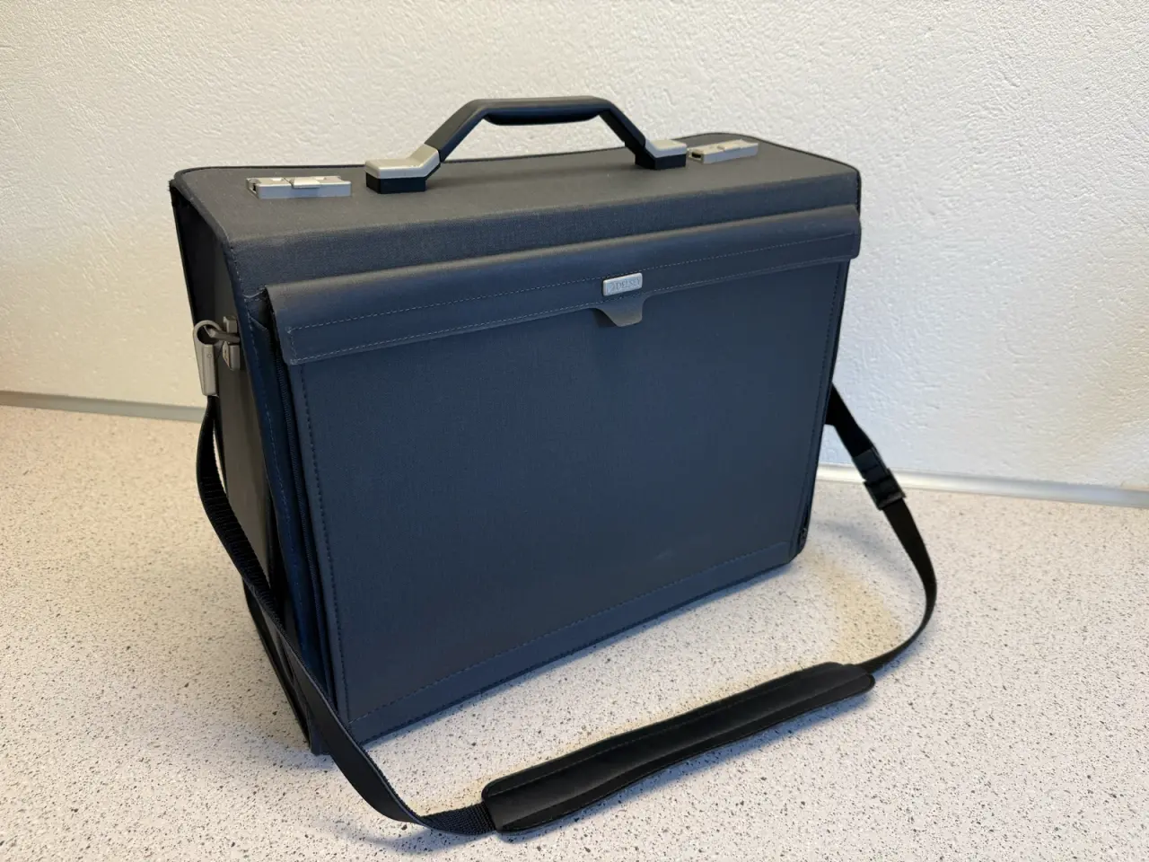 Billede 1 - Delsey computertaske/håndbagage