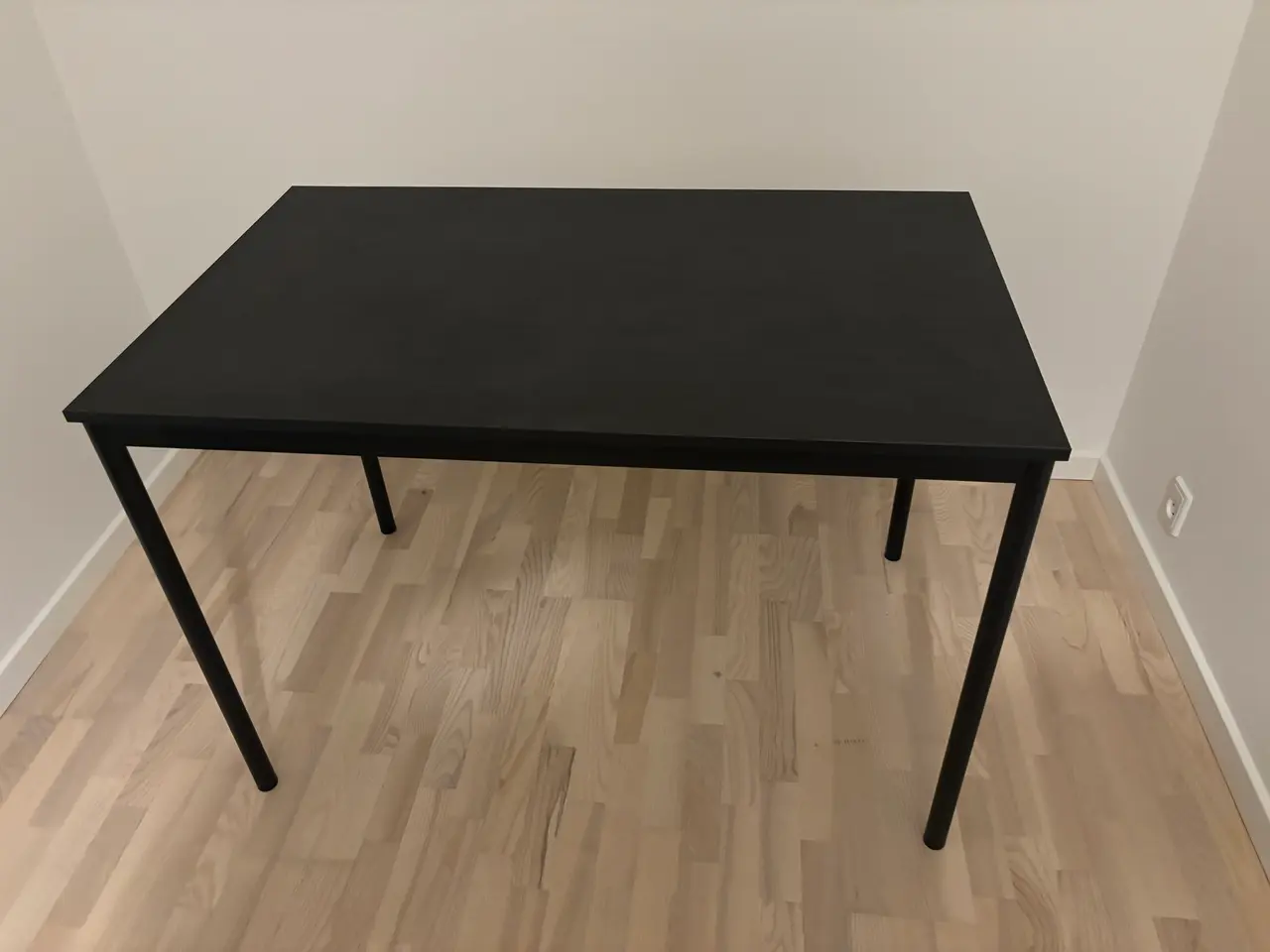 Billede 1 - IKEA SANDSBERG spisebord 110x67 cm – sort