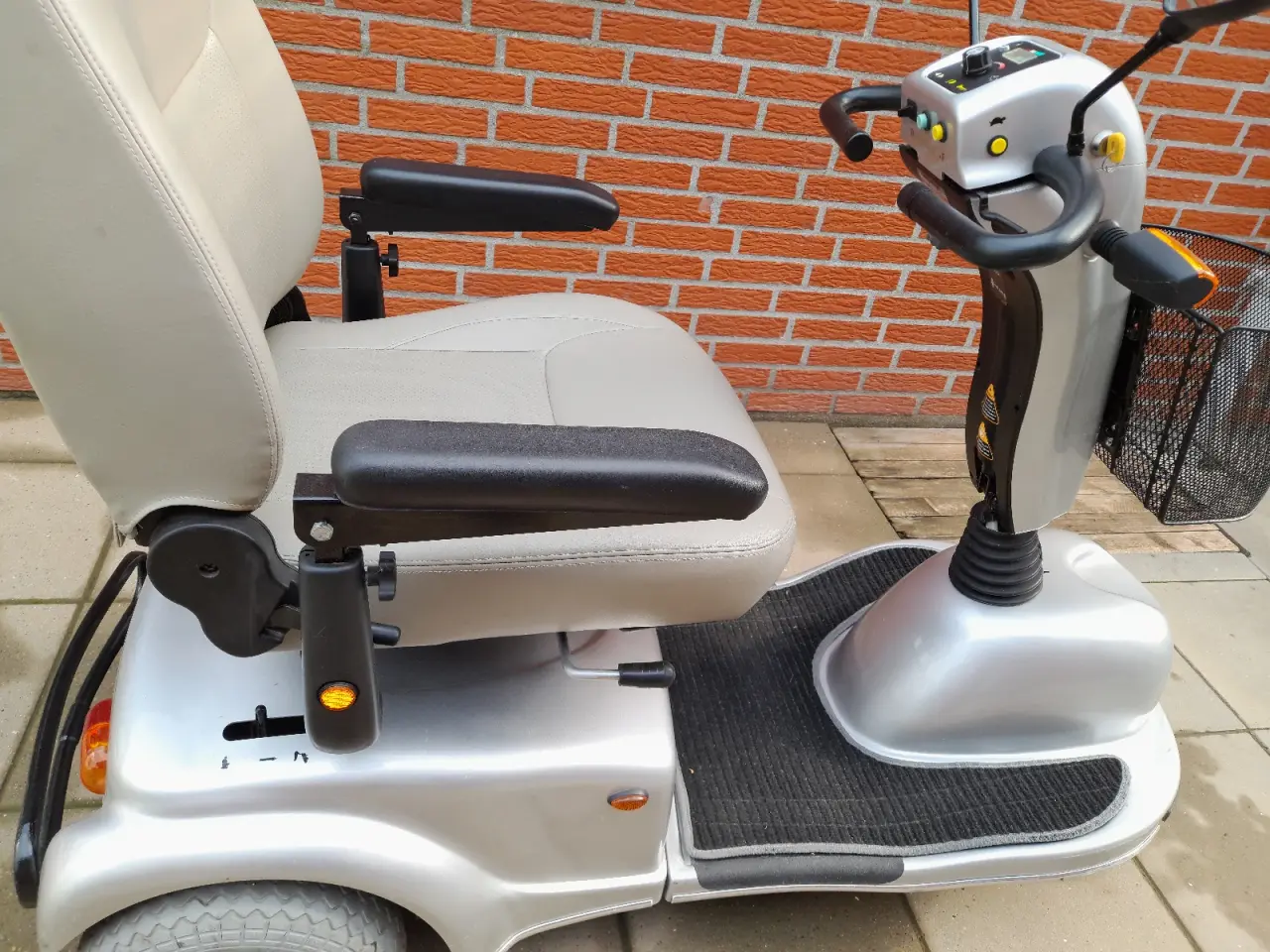 Billede 5 - Mobilet elscooter Ca. 10år