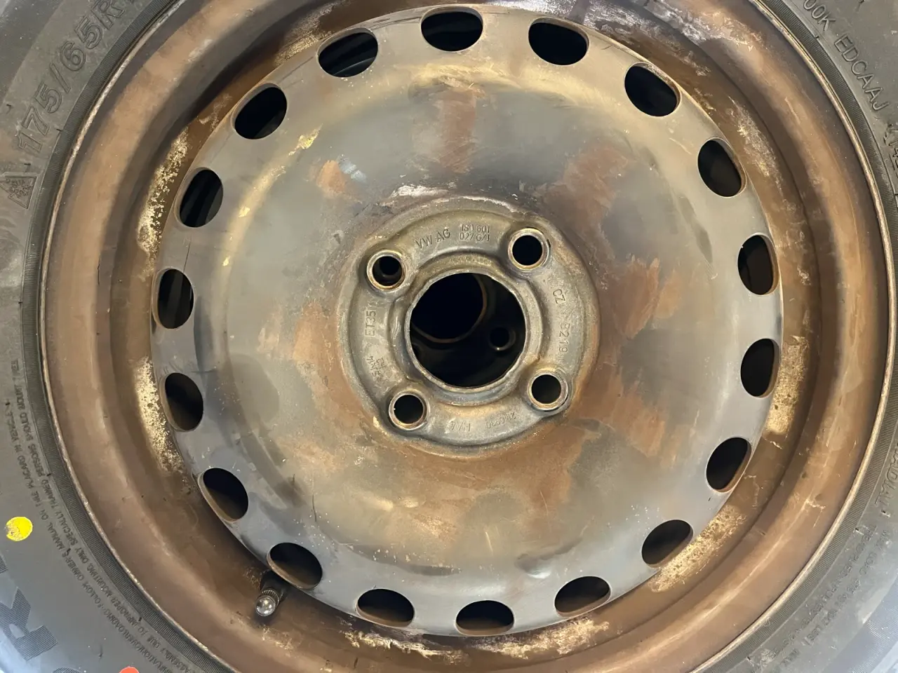 Billede 2 - Nye helårsdæk 175-65-14 VW Up.