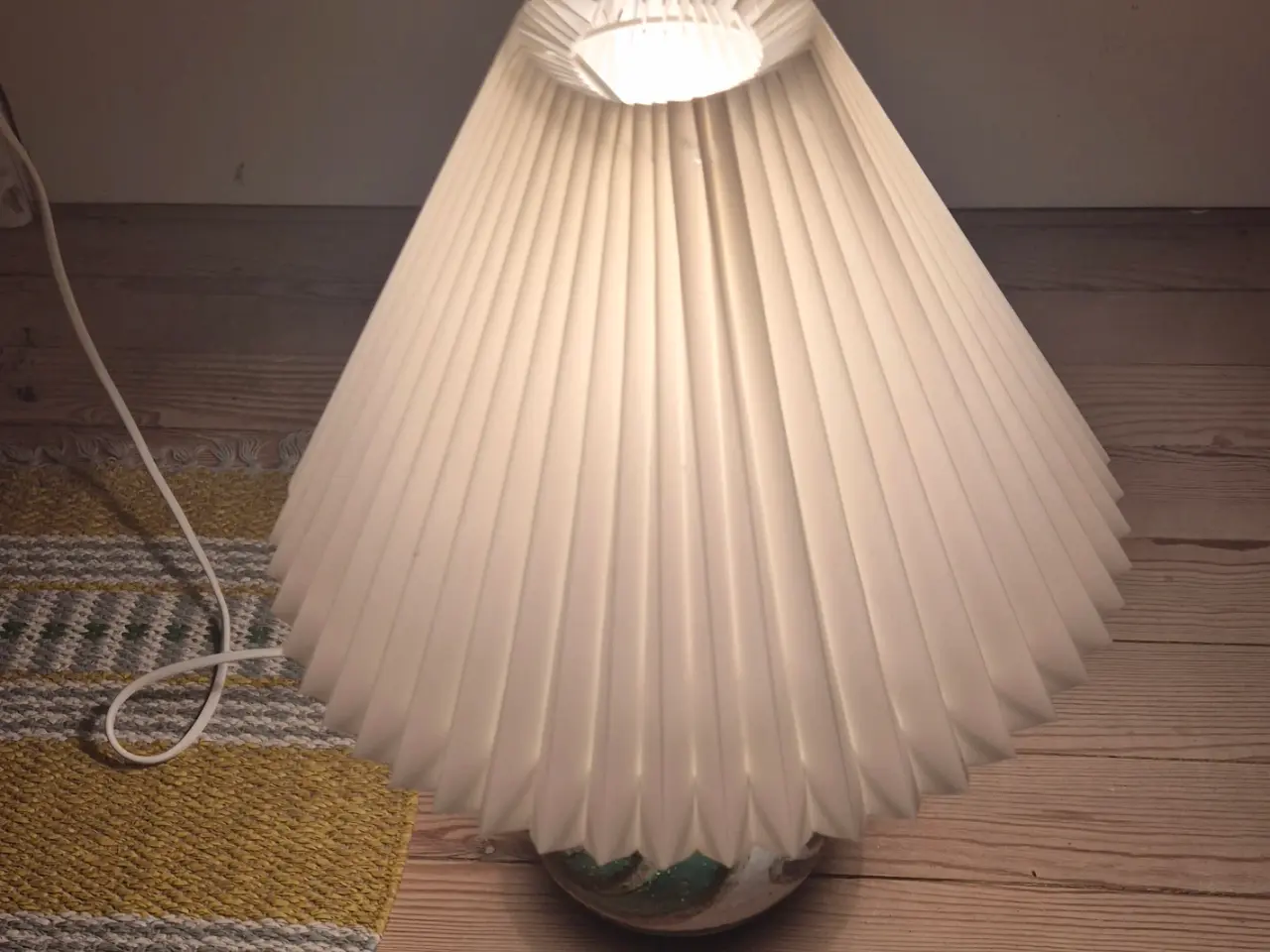 Billede 9 - Bordlampe i smukke, stærke farver