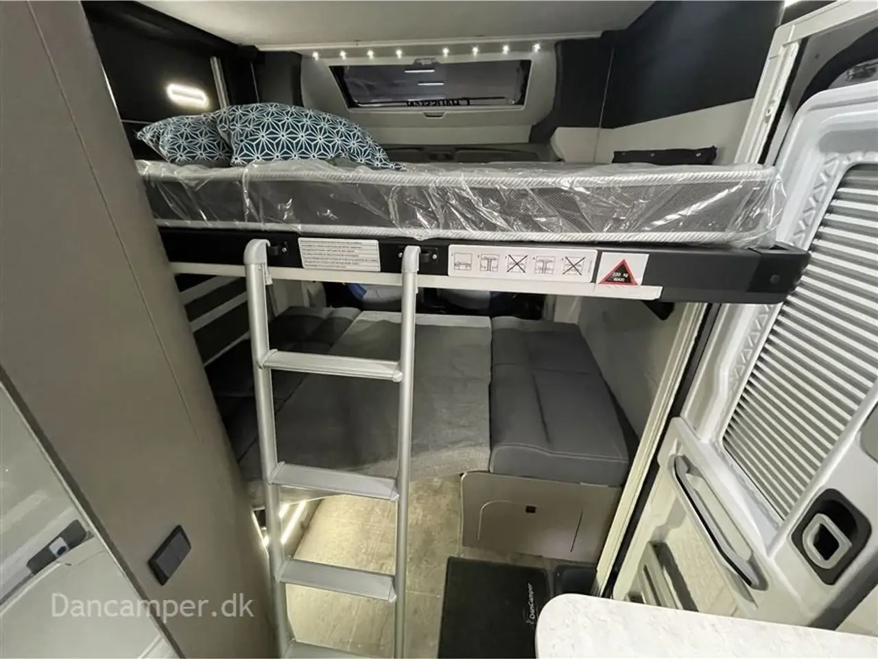 Billede 19 - 2024 - Chausson X650 Exclusive line   TILBUDSPRIS kr. 999.900,- SPAR kr. 50.000,- Camper med stor Lounge og siddegruppe, 9-trins automatgear, sænkeseng, stor garage, specialfælge, Connect- og X-tilbehørspakke ,