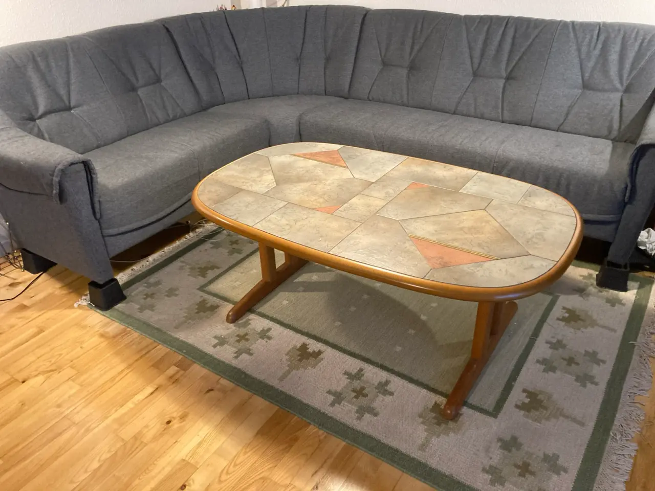 Billede 1 - Hjørnesofa m/ sofabord