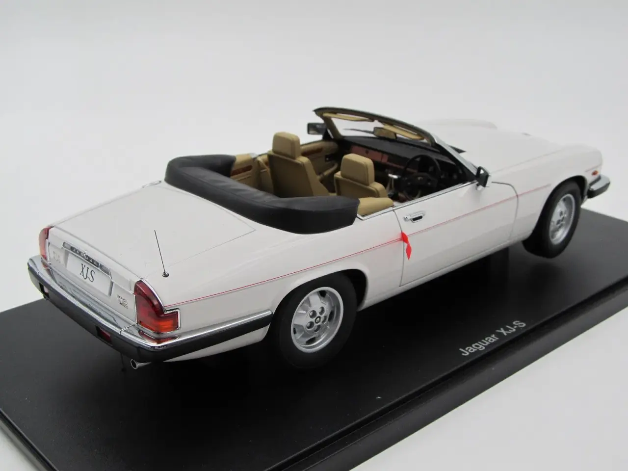 Billede 3 - 1976 Jaguar XJ-S V12 Cabriolet 1:18 Fre