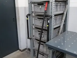 Opbevaringsvogn med indhold