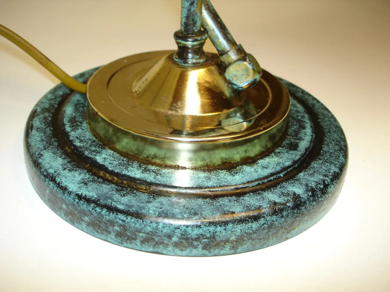 Billede 4 - Antik  Patineret skrivebordslampe (alt originalt )