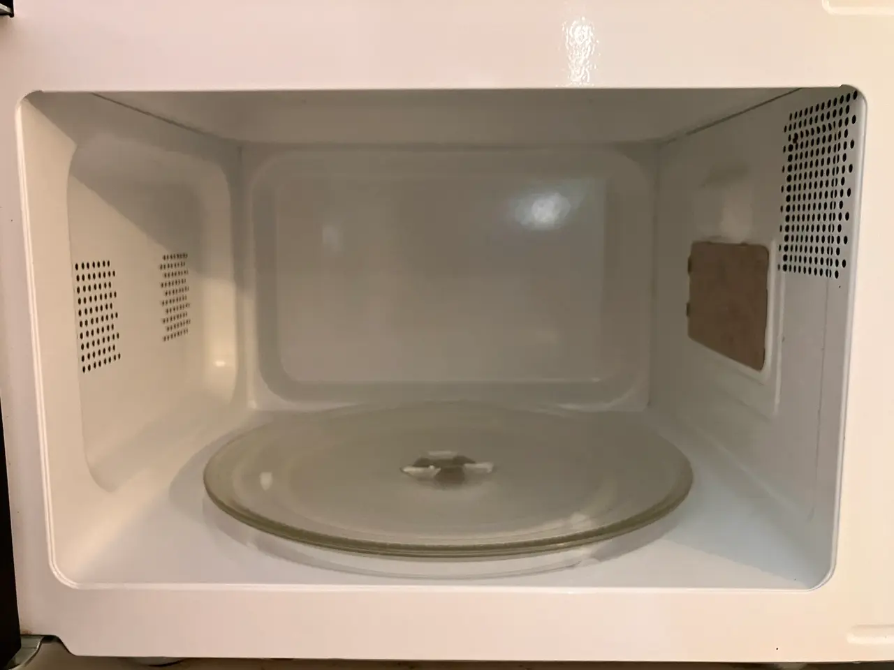 Billede 3 - Velfungerende mikroovn 700 W