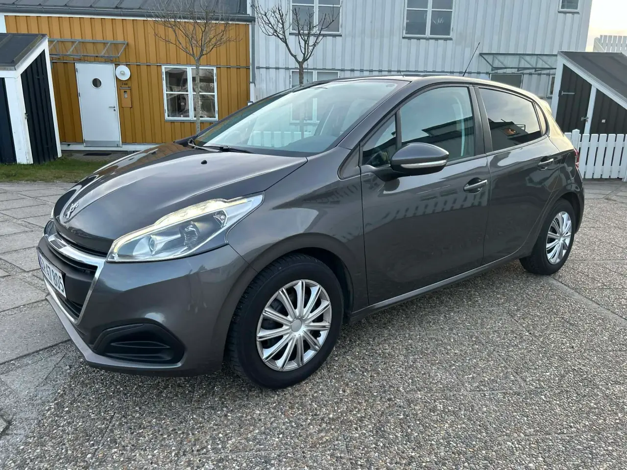 Billede 1 - Pæn og velholdt Peugeot 208 søger ny ejer🚗