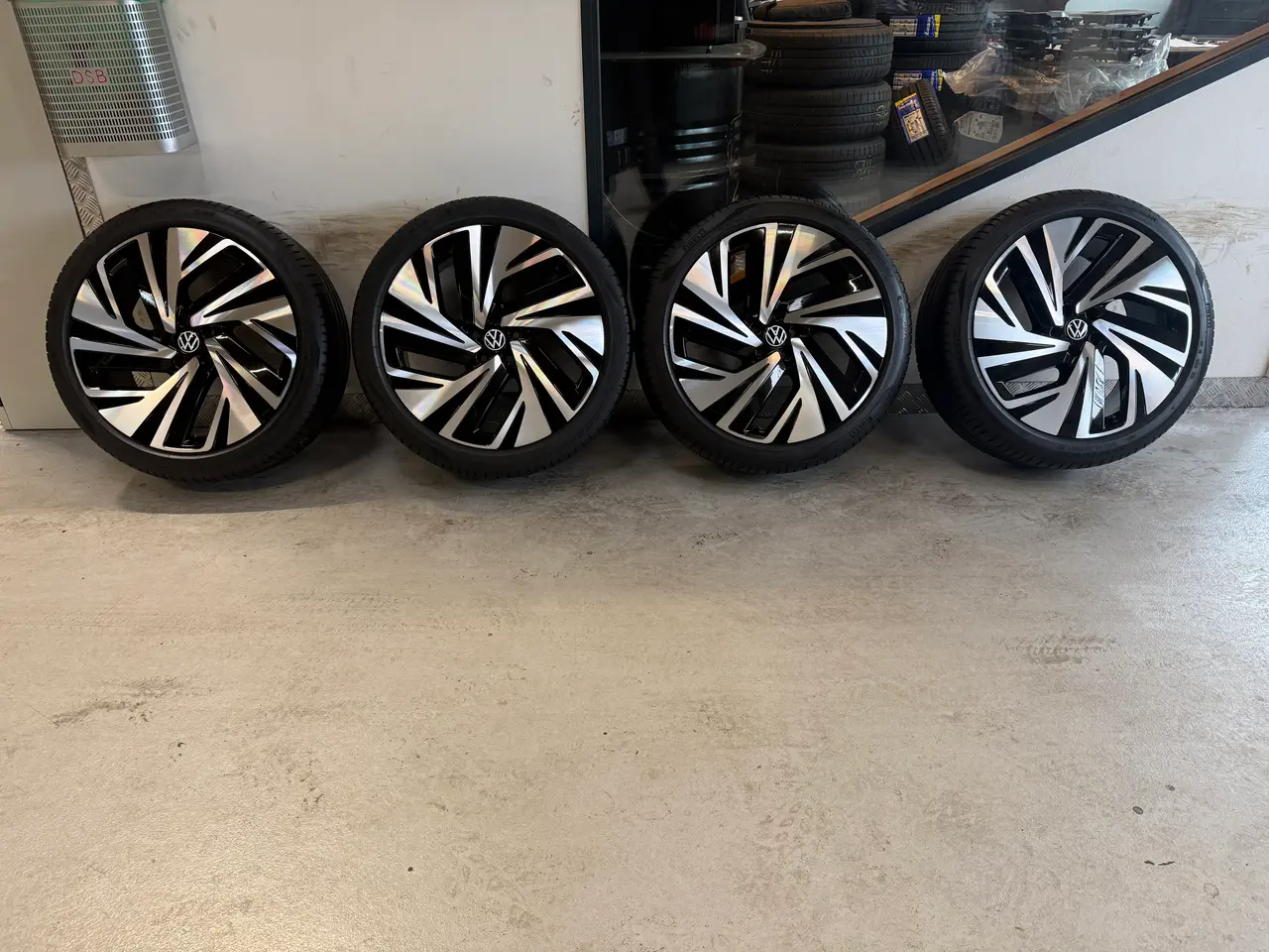 Billede 1 - Originale 21” vw id4/id alufælge med Pirelli dæk