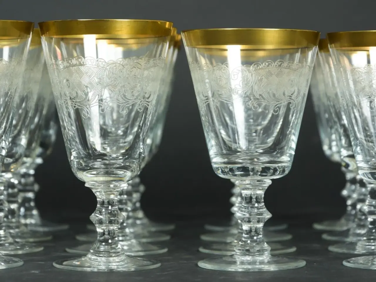 Billede 1 - Lyngby, "Marie Louise". glas m. guldkant