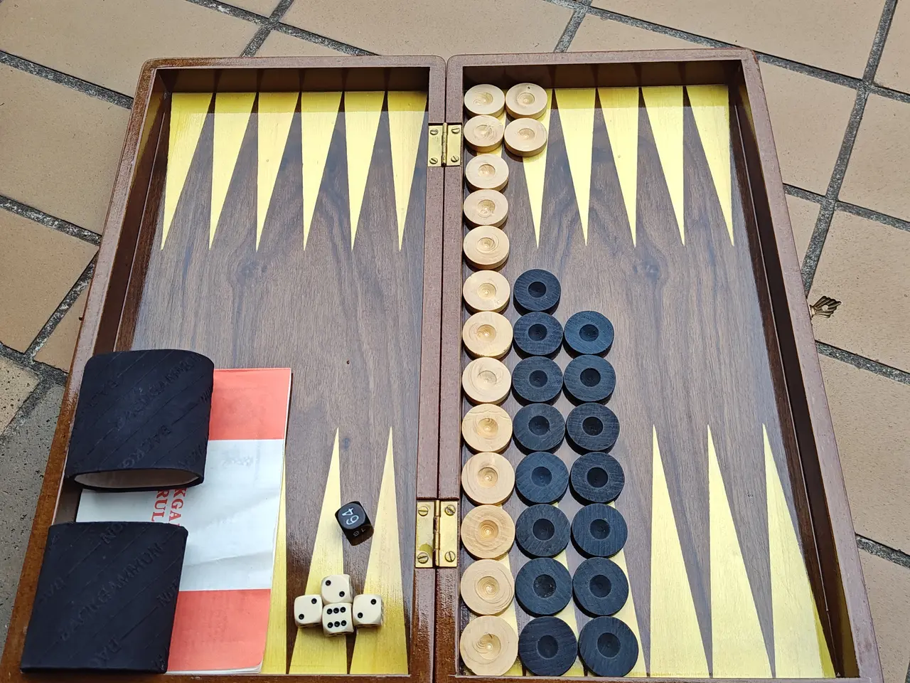 Billede 4 - Flot Skak Brætspil og Backgammon Brætspil