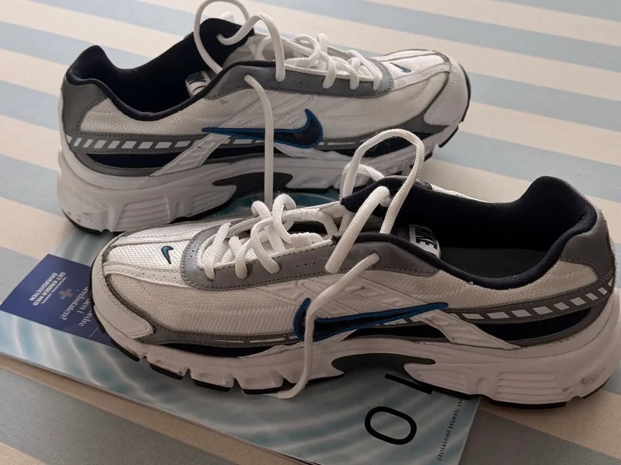 Billede 1 - Meget Lækre NIKE INITIATOR brugt 2 gange indendør