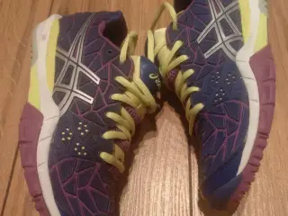 Sneakers, Asics.