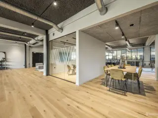 Kontorlejemål på 1.079 m² i titanhus