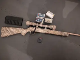 Savage 93 - 17 HMR Mossy sæt