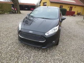 Pæn Ford Fiesta 1.0 i År 13. Nysynet
