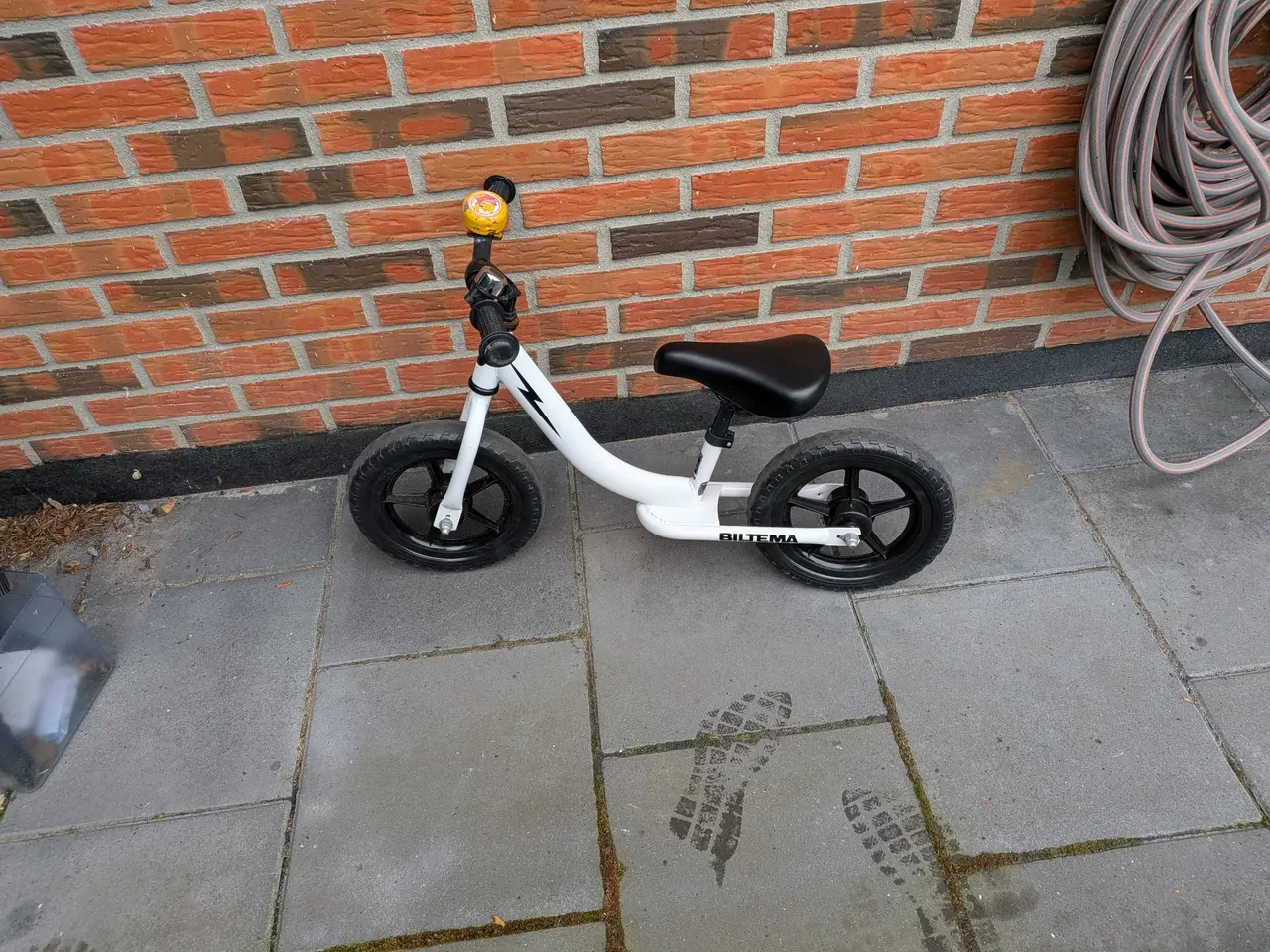 Billede 1 - Løbecykel