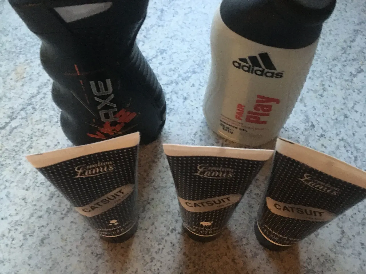 Billede 2 - Helt nye Adidas, Axe og Catsuit showergel til mænd