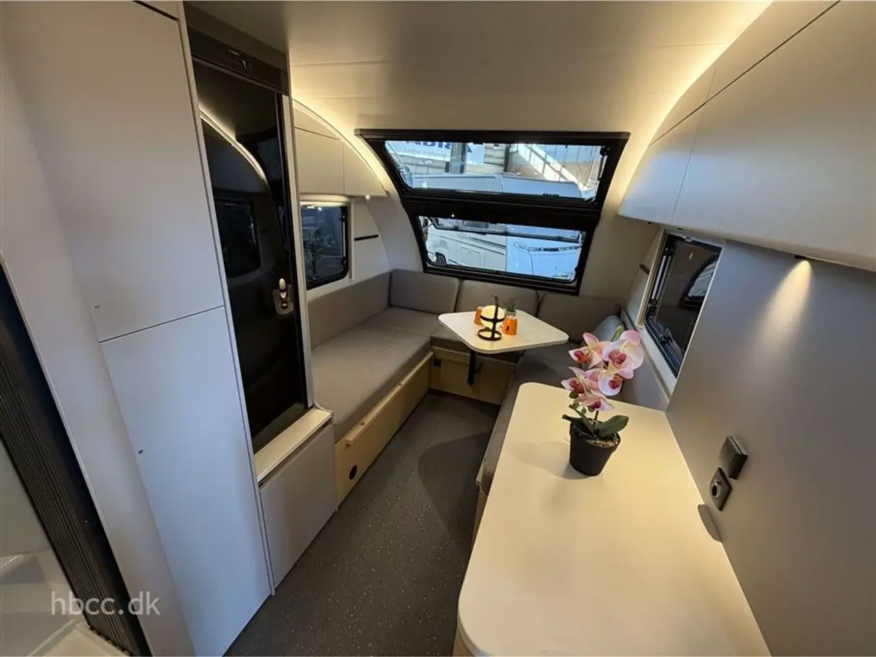 Billede 7 - 2026 - Adria Action 391 LH Classic Adria Action 391 LH Classic – Kompakt designvogn med komfort i fokus