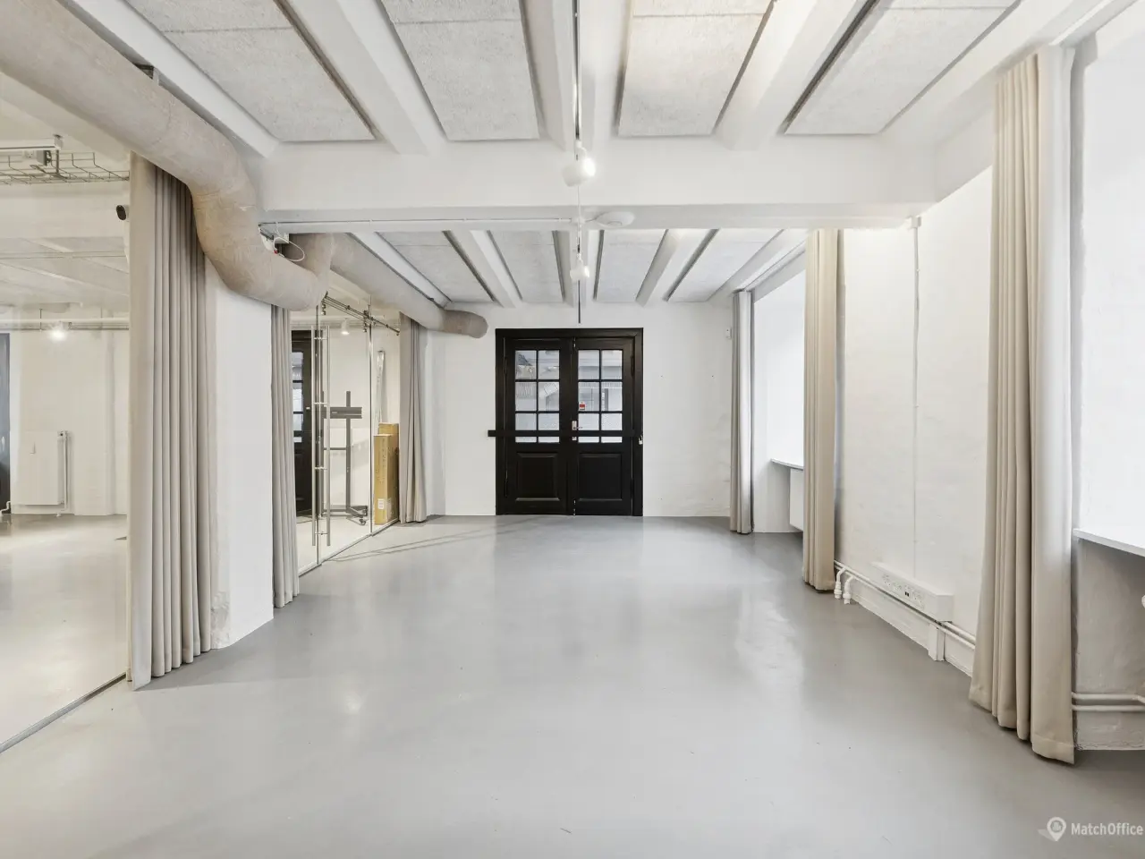 Billede 2 - Kontorlejemål i stueetage med rå og industriel stil - tæt på Islands Brygge metrostation.