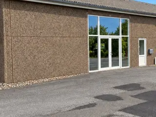 Lolale 1.Butik. lager. kontor eller lign. 430 M2