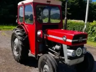 Mf 135 fin stand med original nummer plader