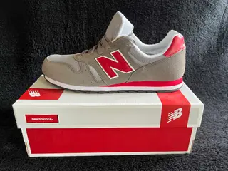 New Balance 373