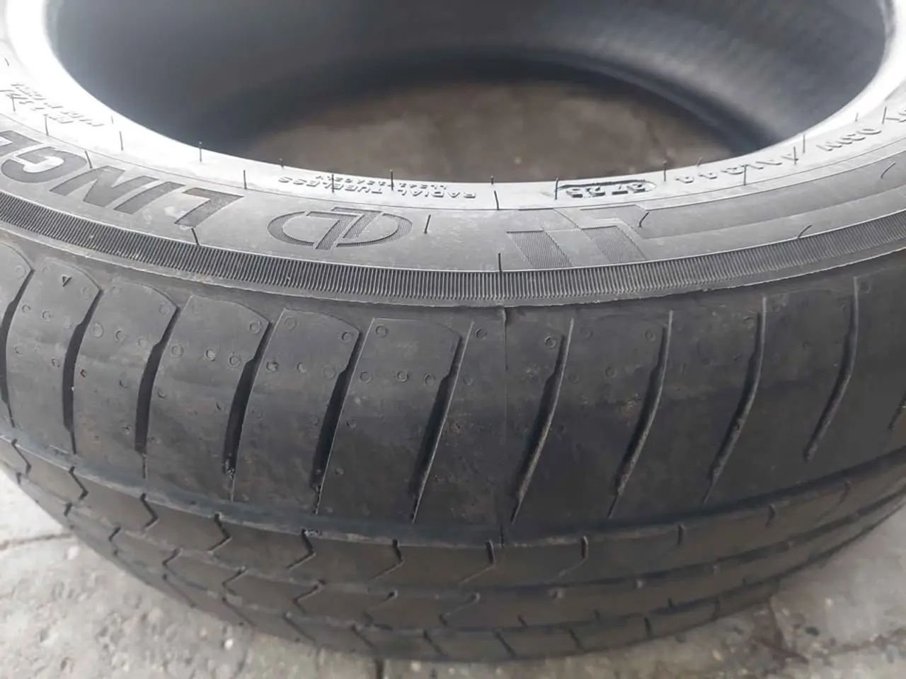 Billede 2 - Sommerdæk 235/50R18